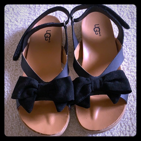 UGG Other - Girls Ugg sandals (like new)